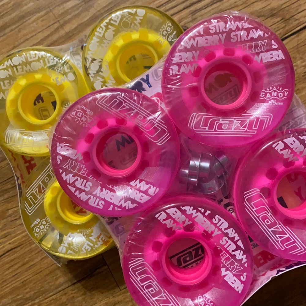 Gummy wheels for roller skating